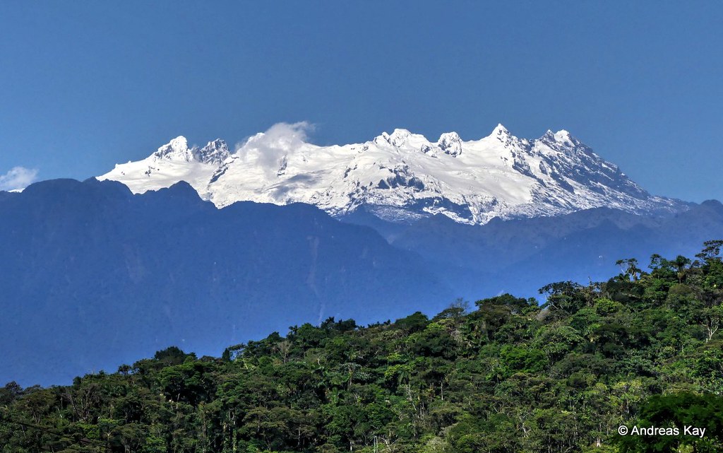 Trekking El Altar Volcano: A Complete Guide to Ecuador’s Majestic Collapsed Caldera and Turquoise Crater Lake