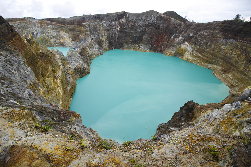 Mount Kelimutu Volcano Trekking Guide: Exploring Indonesia’s Tri-Colored Crater Lakes