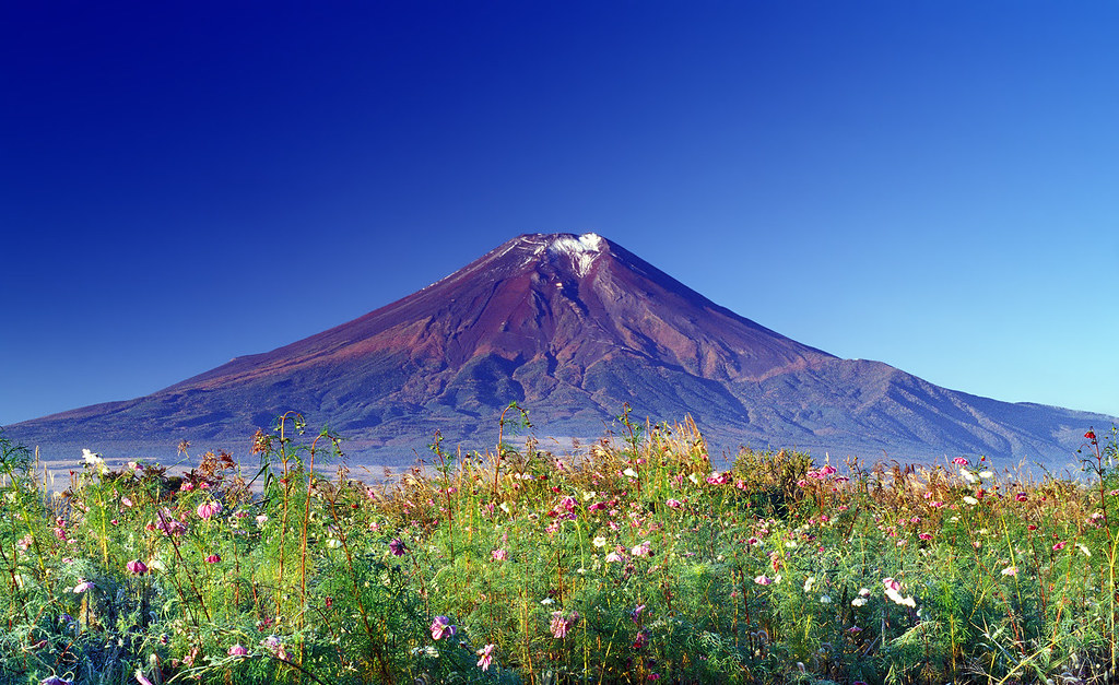 Mount Hakone volcano trek - Mount Fuji in Autumn, Japan