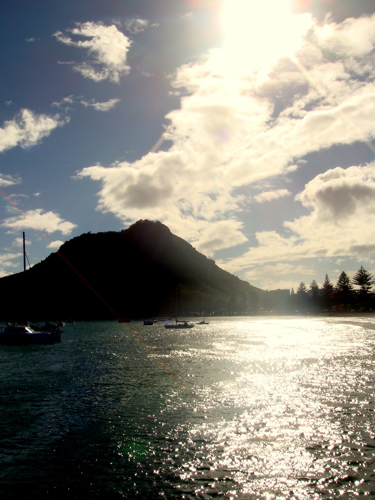 Hiking Mount Maunganui (Mauao): A Complete Volcano Trekking Guide to New Zealand’s Iconic Coastal Cone
