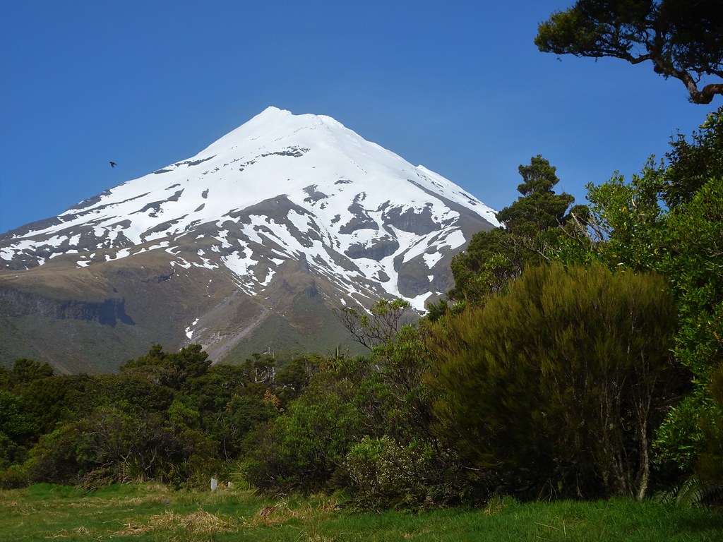 Mount Taranaki Volcano Trekking Guide: Conquer New Zealand’s Perfect Volcanic Cone