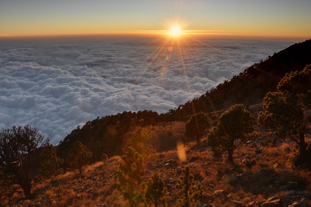 Tajumulco volcano trek - Sea of clouds at sunset from Volcan Tajumulco, Guatemala