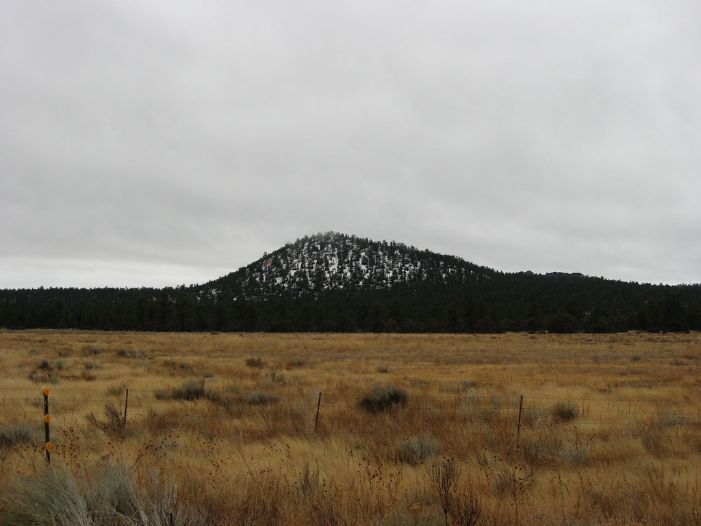 Cinder Cone volcano trek - Extinct Cinder Cone from Route 53, El Malpais National Monument