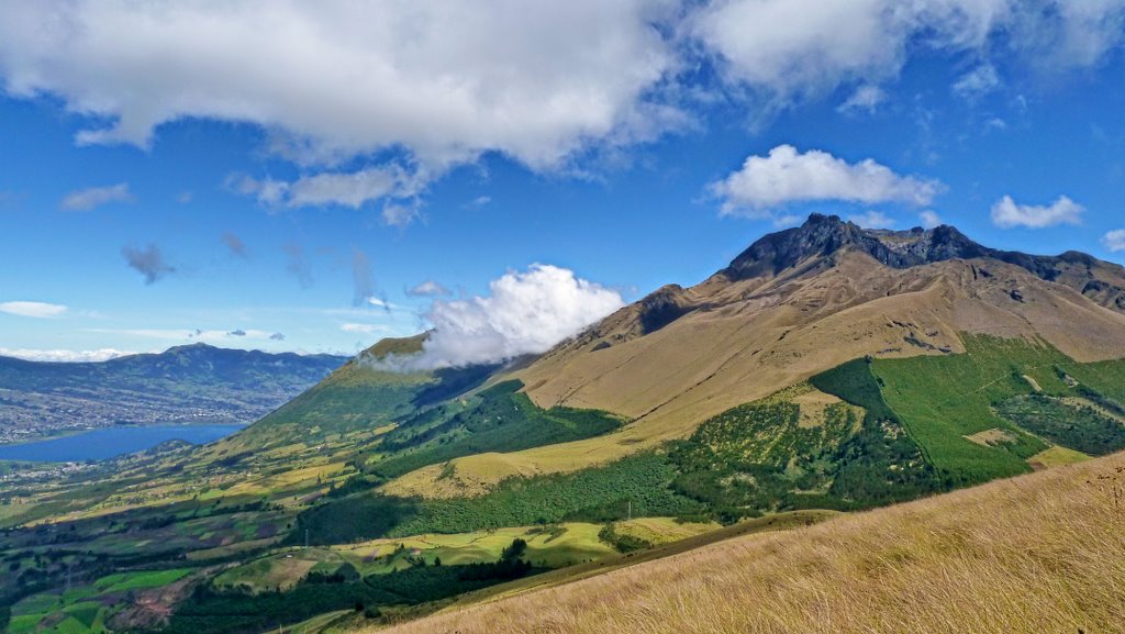 Imbabura volcano trek - Imbabura Volcano and Lago San Pablo