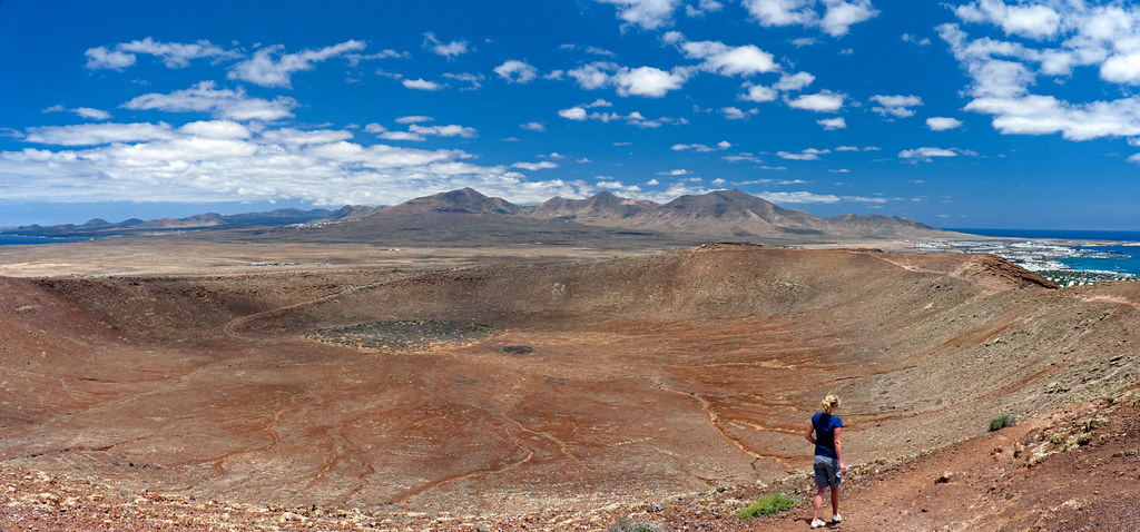 Montaña Roja volcano trek - Montaña Roja Caldera