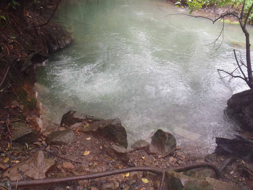Tenorio Volcano volcano trek - 058 - Stinky gaseous bubbles coming up from Tenorio Volcano