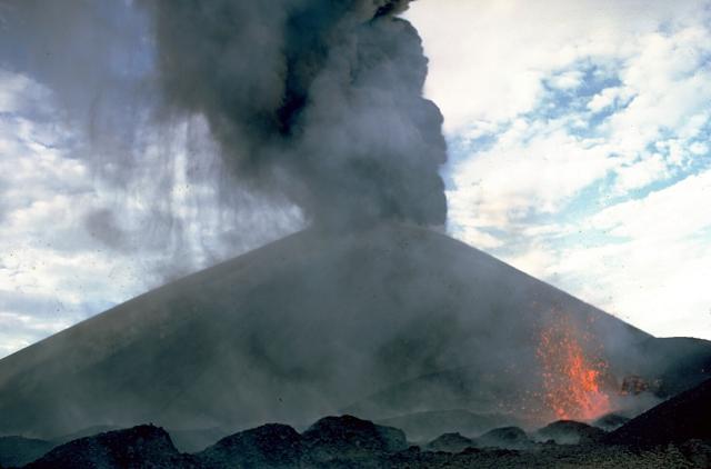 Cerro Negro volcano trek - Cerro Negro eruption 1968.jpg