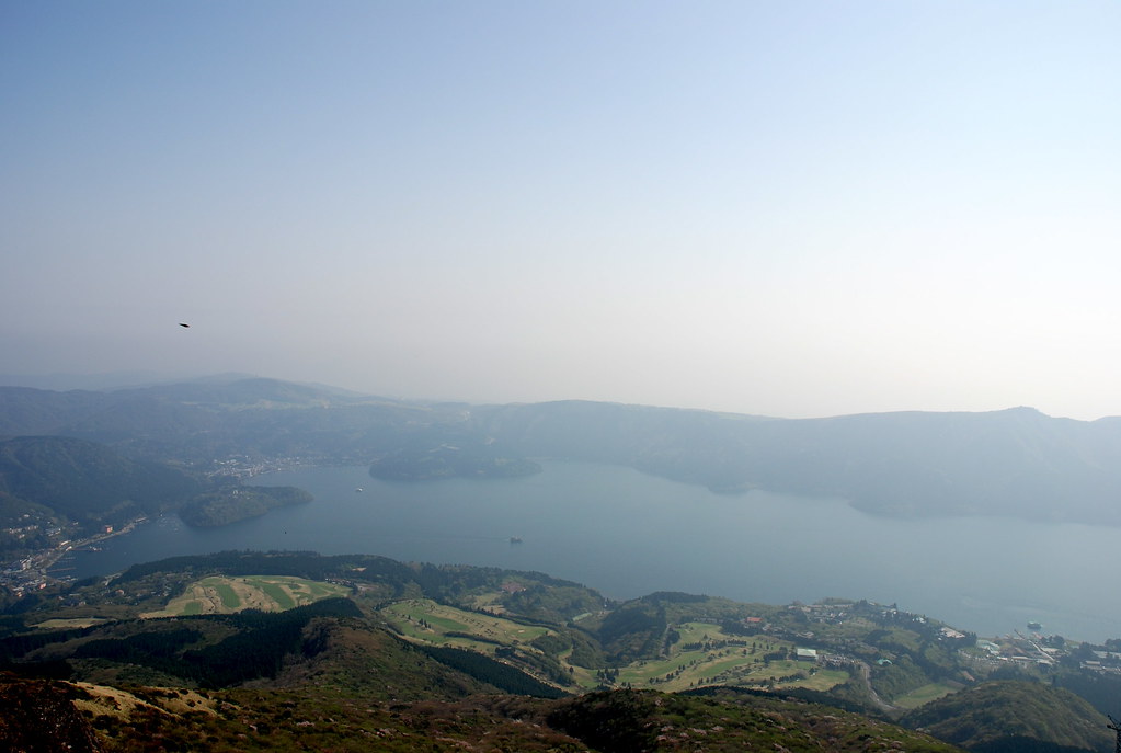 Mount Komagatake volcano trek - Lake Ashi