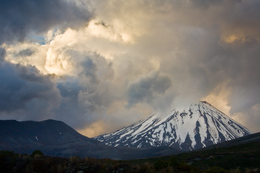 Mount Ngauruhoe volcano trek - Mount Ngauruhoe Sunset