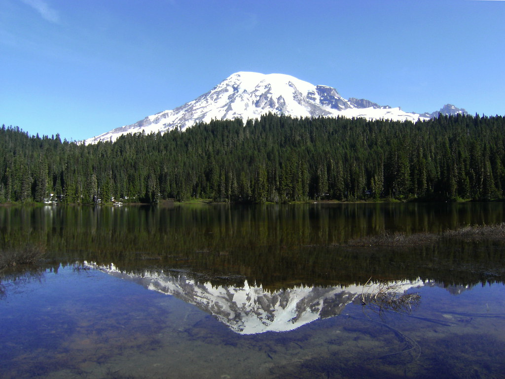 Mount Rainier volcano trek - Mount Rainier National Park