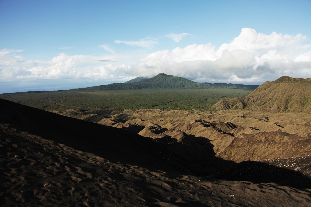 Mount Benbow volcano trek - Vanuatu-89 - vue depuis Marum, Nord Ambrym