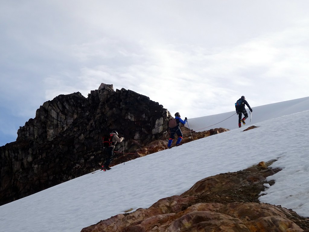 Nevado del Tolima volcano trek - Climbers on Nevado del Tolima
