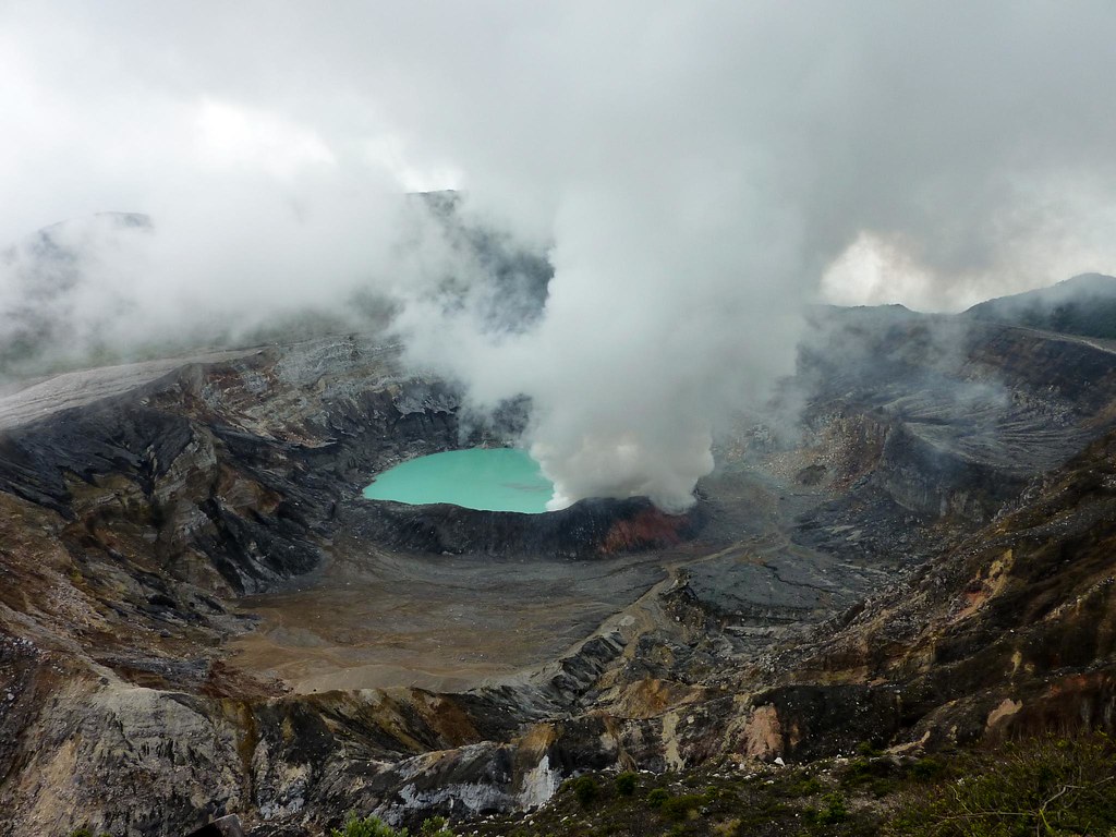 Poás Volcano volcano trek - Cráter del volcán Poás, en Costa Rica