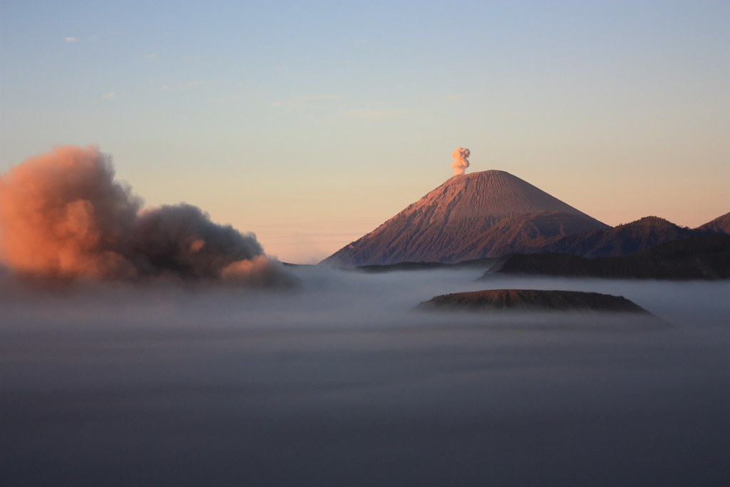 Mount Semeru volcano trek - Gunung Bromo, Gunung Batok, and Gunung Semeru