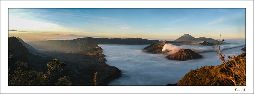 Mount Batok volcano trek - Mount Bromo (Indonesia)