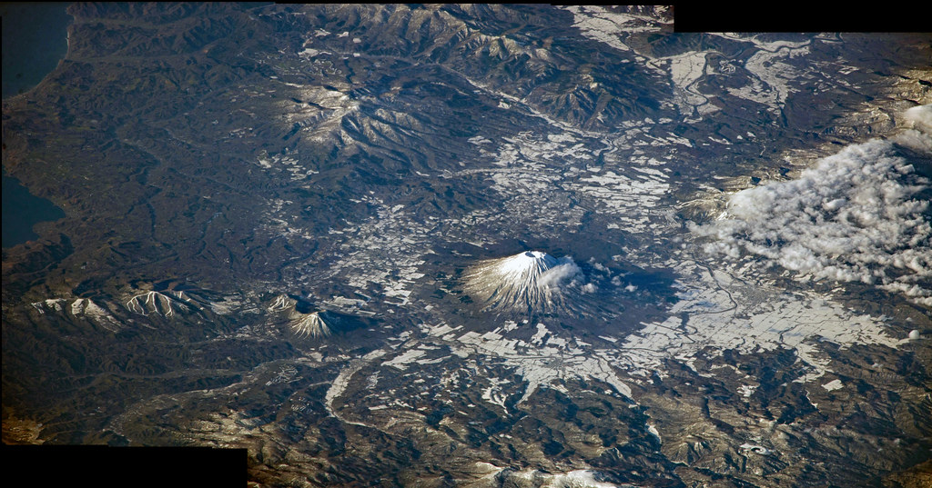 Mount Yotei volcano trek - Mount Yotei in the Snow, variant