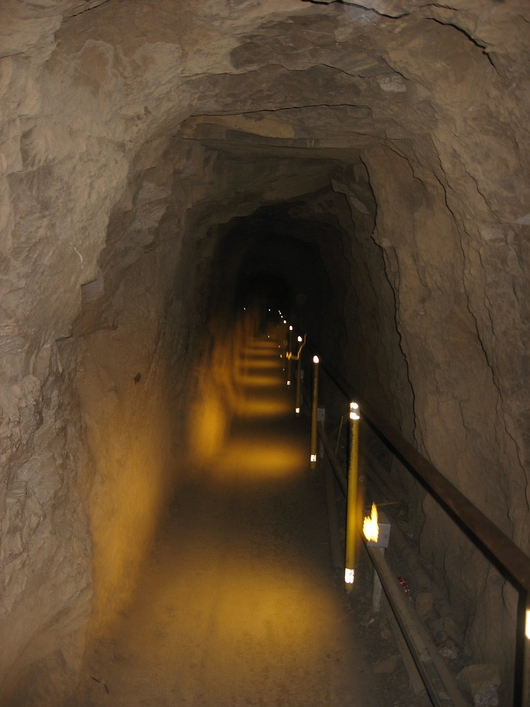 Diamond Head volcano trek - Diamond Head Crater, Oahu, Hawaii (14)