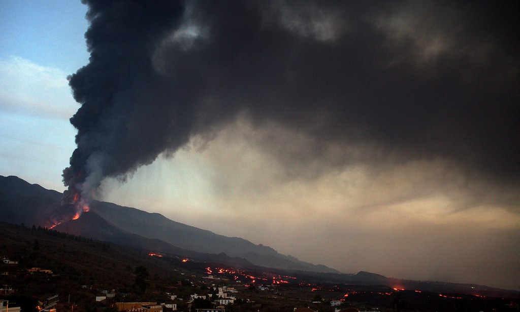 Cumbre Vieja volcano trek - Erupción del volcán Cumbre Vieja - Mirador de Tajuya (La Palma, Islas Canarias, España) -18-10-2021 - 01